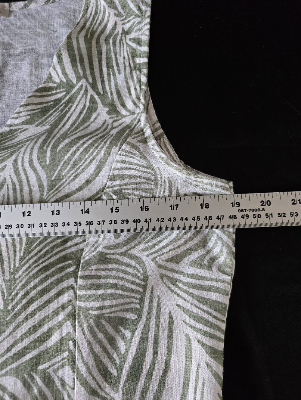 Made In Italy Linen-Blend Palm Leaf Sleeveless Top/Vest With Smocked Back Waist - Picture 5 of 6